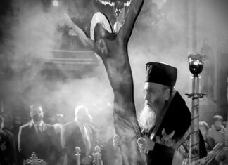 Χοροστάτησε ο Ιερόθεος στην Ακολουθία των Παθών στην Αγία Τριάδα Αγρινίου