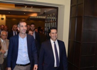 -Εγώ «κατεβαίνω», εσύ «κατεβαίνεις»;