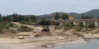 Πρόχειρη γέφυρα στον Εύηνο, αλλά το χειμώνα ξανά “αποκλεισμένοι”;