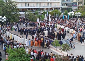 Δύο wannabe υποψήφιοι δήμαρχοι του Αγρινίου στη λιτανεία