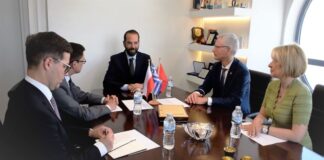 Συνάντηση Φαρμάκη με τους Πρέσβεις της Ελβετίας και της Πολωνίας