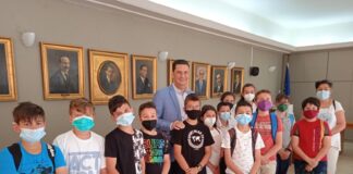 Στο Δημαρχείο το 1ο Δημοτικό Σχολείο Νεάπολης με κέρδος την αναβάθμιση της παιδικής χαράς