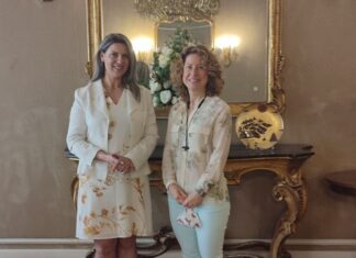 Mε τη Γενική Πρόξενο της Ελλάδας στην Κωνσταντινούπολη η Χρυσούλα Τασολάμπρου