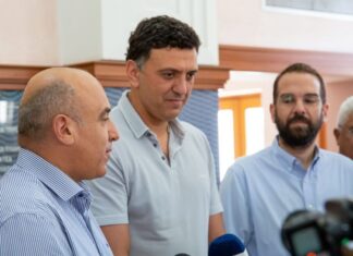 Στη Ναύπακτο ο Κικίλιας : «Δεν μπορώ να σκεφτώ ούτε ένα λόγο που κάποιος δε θα επέλεγε τη Ναύπακτο»