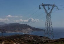 Οι μελλοντικές αυξήσεις του ΑΔΜΗΕ πίσω από την αποσύνδεση των δημοτικών τελών από το ρεύμα