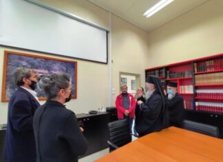 Βιβλία στο Γυμνάσιο Θέρμου δώρισε ο Μητροπολίτης Ιερόθεος