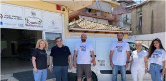 Παπούτσια της εταιρείας TOMS διένειμαν ο Δήμος Αγρινίου και η Ένωση «Μαζί για το Παιδί»