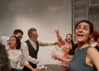 Μικρό Θέατρο : Στέλλες…. λουλούδια που μαράθηκαν μπροστά στα μάτια μας!