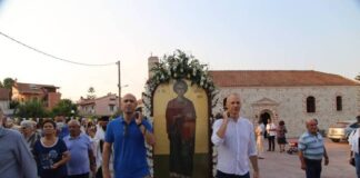 Η λιτανεία του Αγίου Παντελεήμονος στη Βόνιτσα