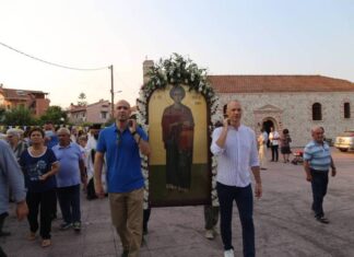 Η λιτανεία του Αγίου Παντελεήμονος στη Βόνιτσα