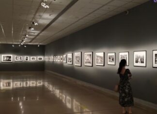 Eγκαίνια της έκθεσης φωτογραφίας του Β. Αρτίκου στην Αθήνα