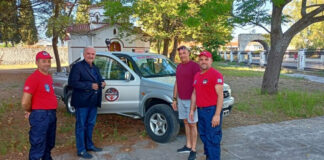 Προσφορά διασωστικού οχήματος στην Ε.Ο.Ε.Δ από τον Κώστα Λύρο