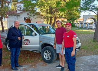 Προσφορά διασωστικού οχήματος στην Ε.Ο.Ε.Δ από τον Κώστα Λύρο