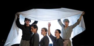 «Μιλώ για σένα, Πατρίδα» : Η παράσταση του ΔΗΠΕΘΕ Αγρινίου στον αύλειο χώρο του Μουσείου Κατράκη