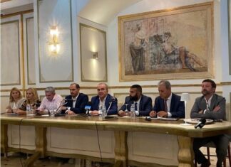 Γαλάζιο φιάσκο: Ήρθαν για… να πάρουν το κράξιμο του Παπαναστασίου