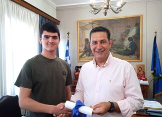 Έπαινος από το Δήμαρχο στο Μανώλη Πετράκη για το χάλκινο μετάλλιο στη Διεθνή Μαθηματική Ολυμπιάδα