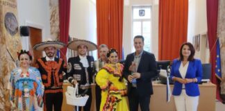 To καλοσώρισμα του Δημάρχου Αγρινίου στα ξένα χορευτικά συγκροτήματα