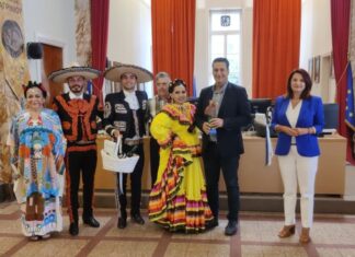 To καλοσώρισμα του Δημάρχου Αγρινίου στα ξένα χορευτικά συγκροτήματα