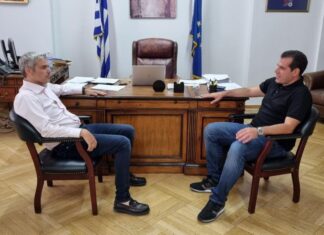 -Βρε Θάνο, πως τα κατάφερες να μείνεις απ’ έξω;