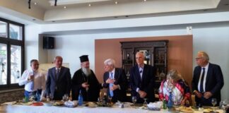 Ο Παυλόπουλος στηρίζει το αίτημα Φαρμάκη για μετονομασία της σήραγγας της Κλόκοβας σε «Κοσμάς ο Αιτωλός»