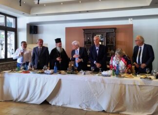 Ο Παυλόπουλος στηρίζει το αίτημα Φαρμάκη για μετονομασία της σήραγγας της Κλόκοβας σε «Κοσμάς ο Αιτωλός»