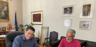 Σύμβαση για αθλητικό δάπεδο στα σχολεία του Δήμου Αγρινίου