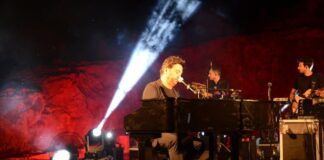 «Πλημμύρισε» τις μελωδίες του Γιώργου Θεοφάνους το Αρχαίο Νεώριο Οινιαδών