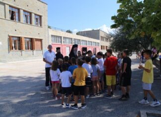 Επισκέψεις Ιερόθεου σε σχολεία του Αγρινίου