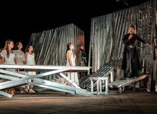 Ενθουσίασε το κοινό του Αγρινίου η «Ιφιγένεια εν Αυλίδι»