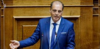 Ερώτηση Βελόπουλου για τα πλωτά φωτοβολταϊκά στις τεχνητές λίμνες Στράτου και Καστρακίου