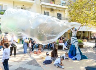 Eνθουσίασαν τα «Ζωντανά Αγάλματα» του ΔΗΠΕΘΕ Αγρινίου