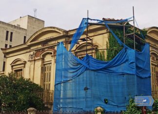 Ιδρύματα πίσω από τα διατηρητέα κτίρια : Καπναποθήκες Ηλιού και Παπαστράτου δύο διαφορετικές περιπτώσεις