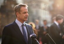 Οι καλές οικονομίες αυξάνουν μόνες τους τους μισθούς, όχι με νόμο…