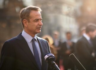 Οι καλές οικονομίες αυξάνουν μόνες τους τους μισθούς, όχι με νόμο…