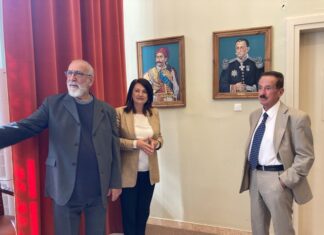 Πορτραίτα ηρώων του ‘21 δώρισε ο Αντώνης Ναστούλης στο Δήμο Αγρινίου