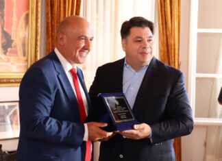 Επίτιμος Δημότης Ναυπακτίας ο Πρέσβης των ΗΠΑ στην Ελλάδα George J.Tsunis