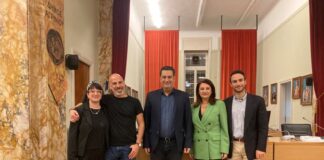 «ΝΑΙ» : Πλήθος κόσμου απόλαυσε στο Αγρίνιο το συγγραφέα Στέφανο Ξενάκη