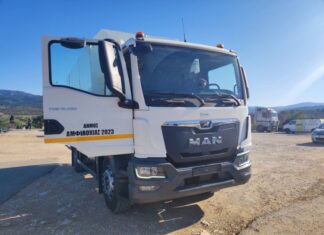 Απορριμματοφόρο με σύστημα πλύσης κάδων προμηθεύτηκε ο Δήμος Αμφιλοχίας