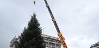 Την Παρασκευή η φωταγώγηση του χριστουγεννιάτικου δένδρο στο Αγρίνιο