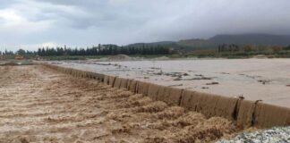 «Μια μέσα, μία έξω» με την προσωρινή γέφυρα στον Εύηνο