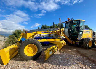 Νέο υπερσύγχρονο γκρέιντερ απέκτησε ο Δήμος Ναυπακτίας