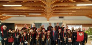 Κάλαντα και ευχές για τα Χριστούγεννα στον Δήμαρχο Ι.Π.Μεσολογγίου Κώστα Λύρο