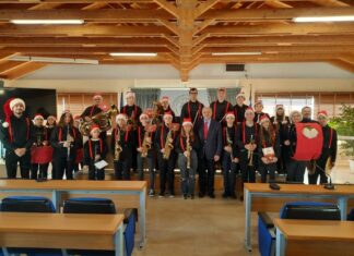 Κάλαντα και ευχές για τα Χριστούγεννα στον Δήμαρχο Ι.Π.Μεσολογγίου Κώστα Λύρο