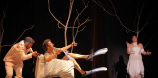 «AΪ SAPERA RE!» : Έκανε πρεμιέρα η επιθεώρηση του ΔΗΠΕΘΕ Αγρινίου