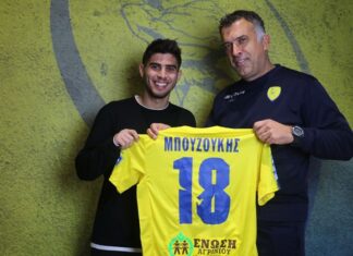 Βιγιαφάνιες για Μπουζούκη: «Μπράβο, παιχταράς είναι»