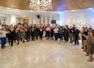 Αστείρευτο κέφι στον ετήσιο χορό του Λαογραφικού Ομίλου της ΓΕΑ