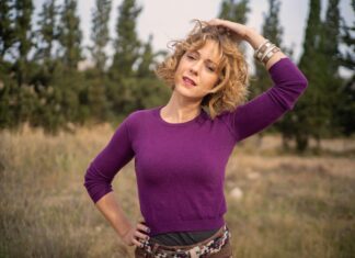 “MINIMAL” – Stand up Comedy με την Ήρα Κατσούδα στο «Μικρό Θέατρο»