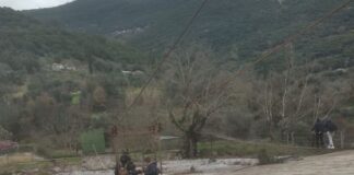 Αυτεπάγγελτη παρέμβαση Εισαγγελέα για την επικίνδυνη διέλευση μαθητών στον Εύηνο