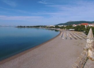 Τέσσερις ακόμη προσβάσιμες παραλίες στη Ναυπακτία: Παρεμβάσεις σε Κάτω Βασιλική, Αντίρριο, Παλαιοπαναγιά και Ψανή