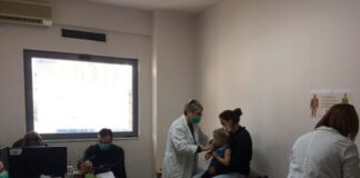 Εμβολιασμοί παιδιών από το Κέντρο Κοινότητας με Παράρτημα Ρομά του Δήμου Αγρινίου